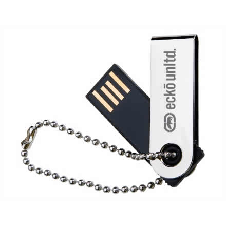 Pen drive de metal com corrente. 