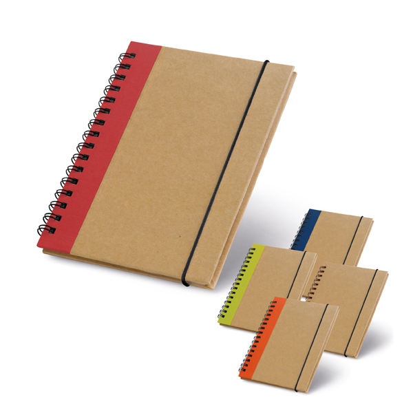 Caderno A6 em cartão com páginas lisas