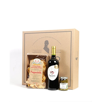 Kit Gourmet com massa especial italiana, molho pesto e vinho tinto 