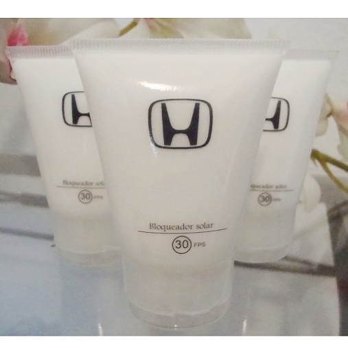 Protetor solar e labial personalizado