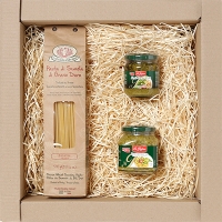Kit Gourmet com massa especial italiana, molho vermelho e aperitivo 